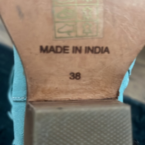 Free people turquoise suede, low booty with fringe size 8, like new - Picture 3 of 4